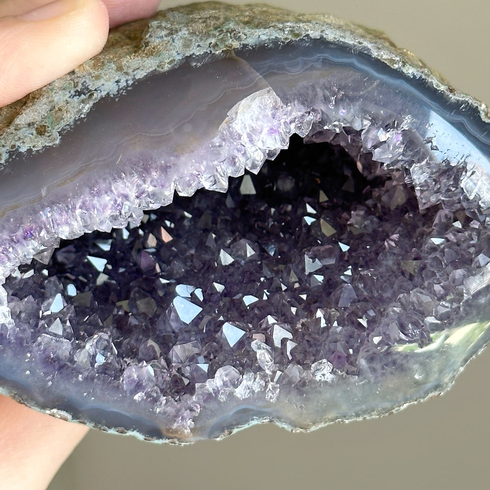 Amethyst Geode Self-standing AGB10